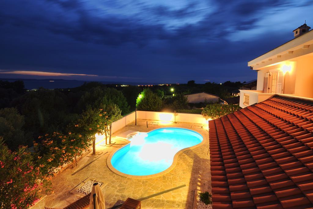 Apartments Villa Marnii Kožino Buitenkant foto