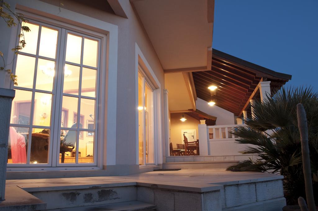 Apartments Villa Marnii Kožino Buitenkant foto