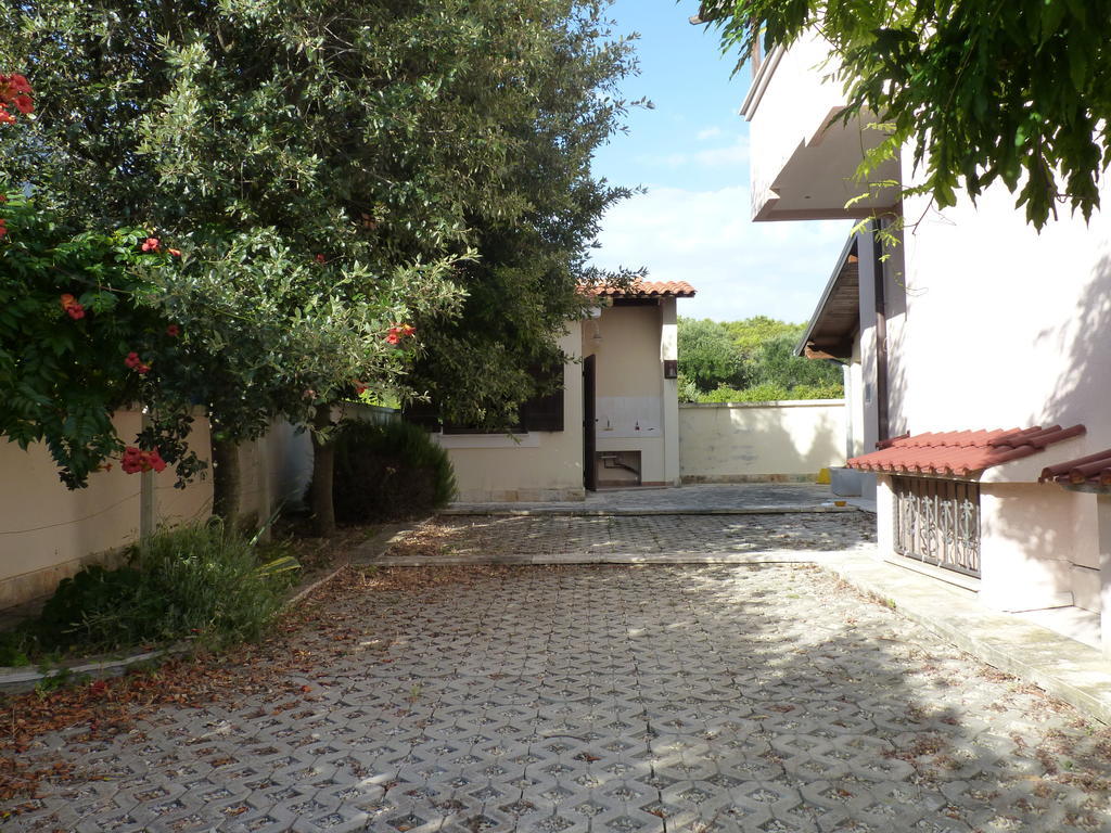 Apartments Villa Marnii Kožino Buitenkant foto