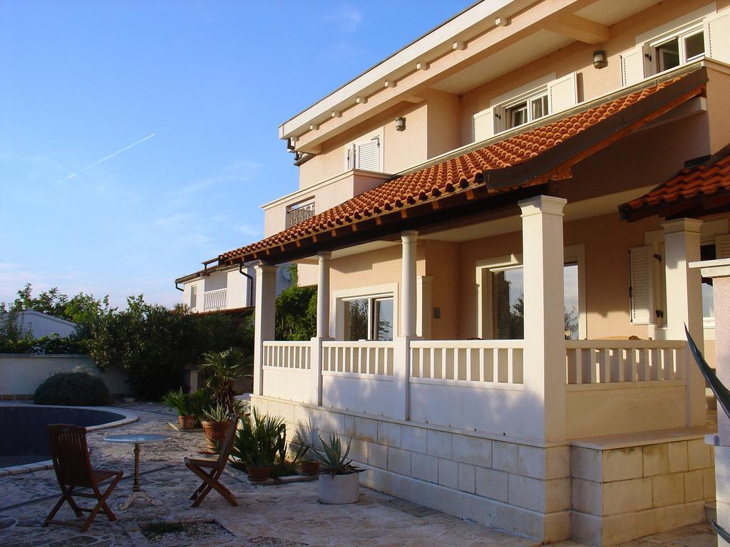 Apartments Villa Marnii Kožino Buitenkant foto