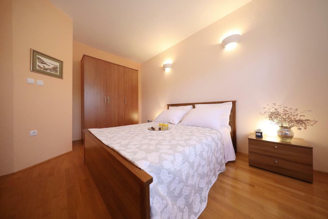 Apartments Villa Marnii Kožino Buitenkant foto