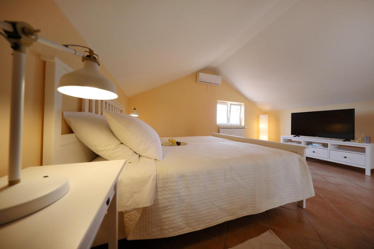 Apartments Villa Marnii Kožino Buitenkant foto
