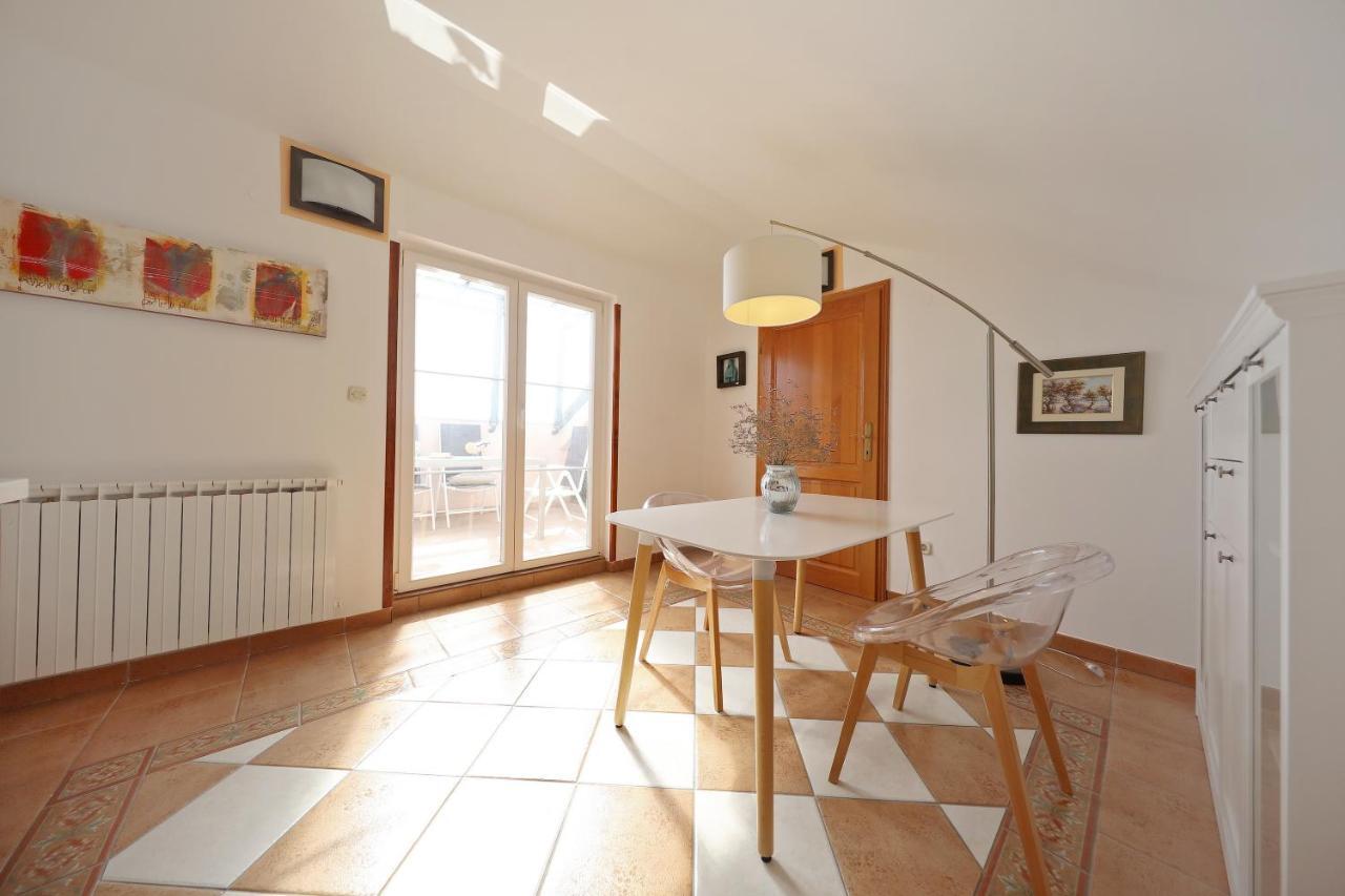Apartments Villa Marnii Kožino Buitenkant foto